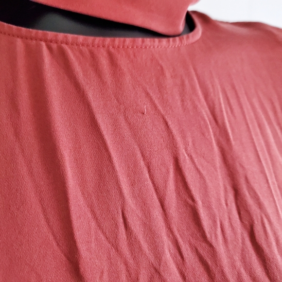 🎉HP🎉 THEORY Classic Slit Collar Rust Silk Top M - Picture 5 of 8